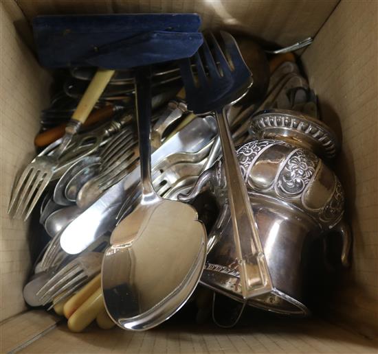 A quantity of mixed silver plate and cutlery